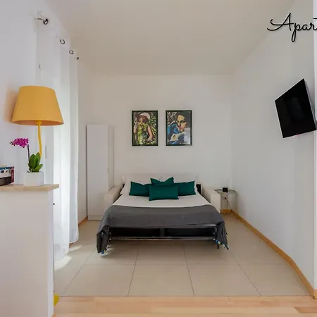 Pennylane Rome Apartment-3